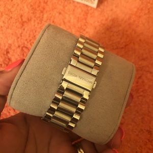Michael kors watch mm35